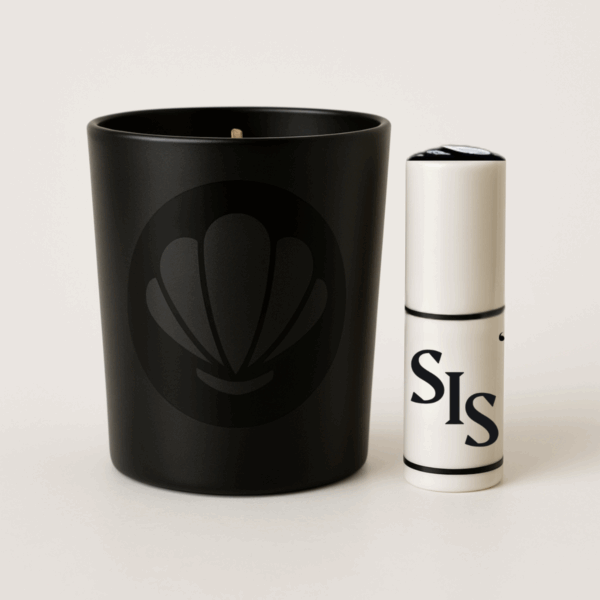 la bougie et le parfum solide sis dans un studio